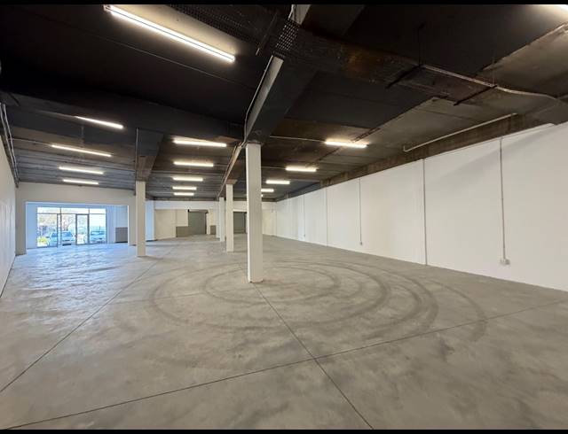 428M² WAREHOUSE TO LET IN HALFWAY HOUSE